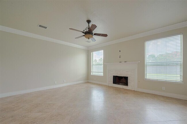 Building Photo - 5703 Saragosa Dr