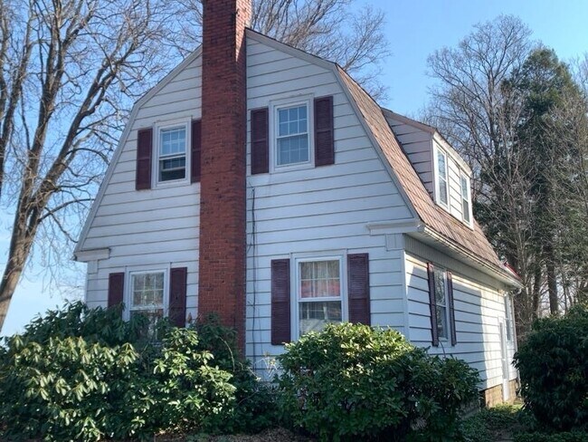 Foto del edificio - 8424 E Lake Rd