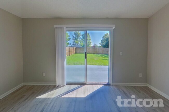 Foto del edificio - 2990 Brittany Bluff Dr