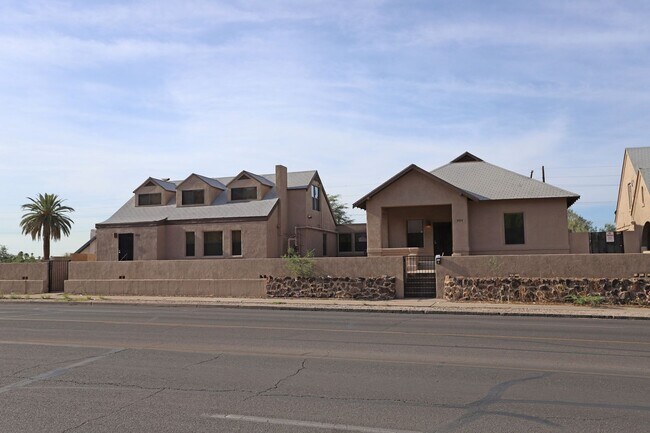 Foto del edificio - 928 E 6th St