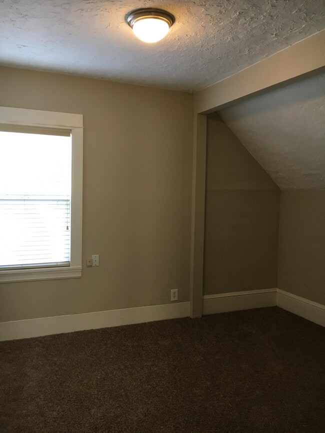 Bedroom 1 - 4743 N Albina Ave