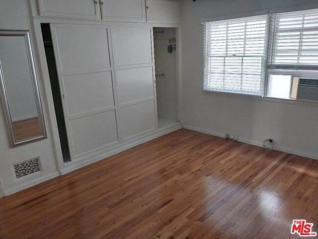 Foto del edificio - 8559 Holloway Dr