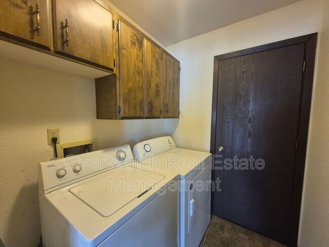 Foto del edificio - 12250 Mary Ave