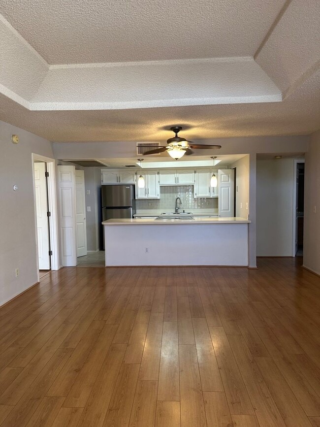 Foto del edificio - Spacious Remodeled 2 Bed/2Bath Condo!