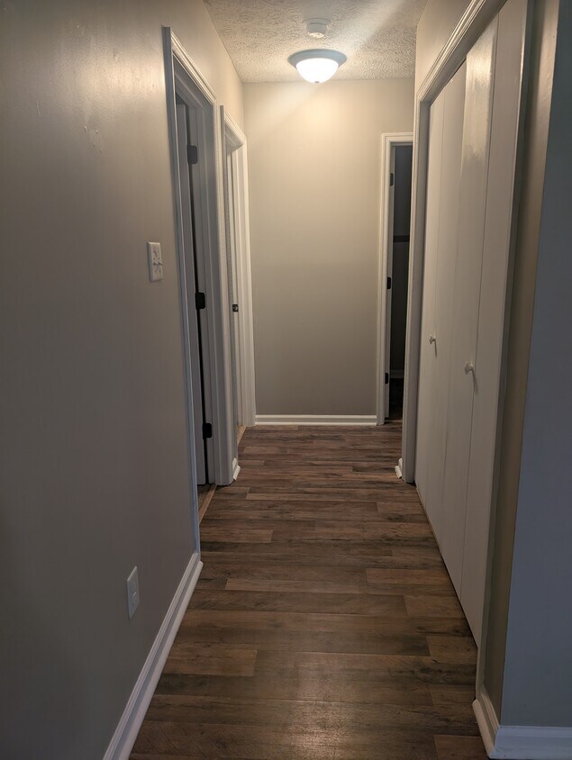 Foto principal - 6314 Albatross Dr