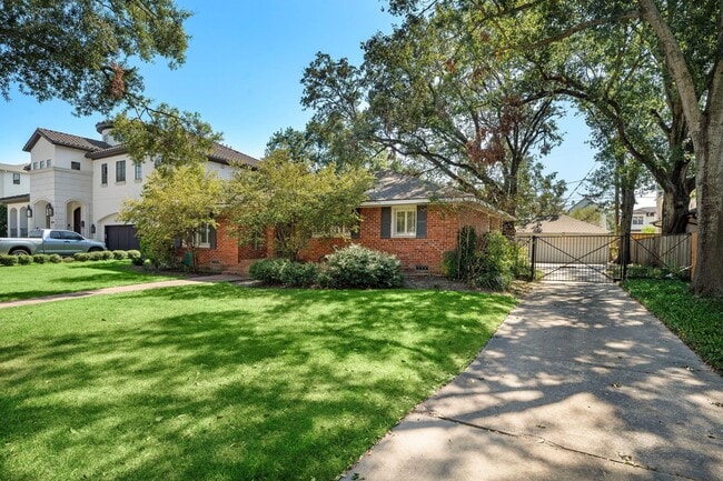 Foto del edificio - 3115 Glen Haven Blvd