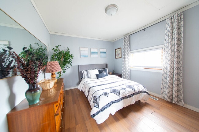 Building Photo - 2712 Broad St