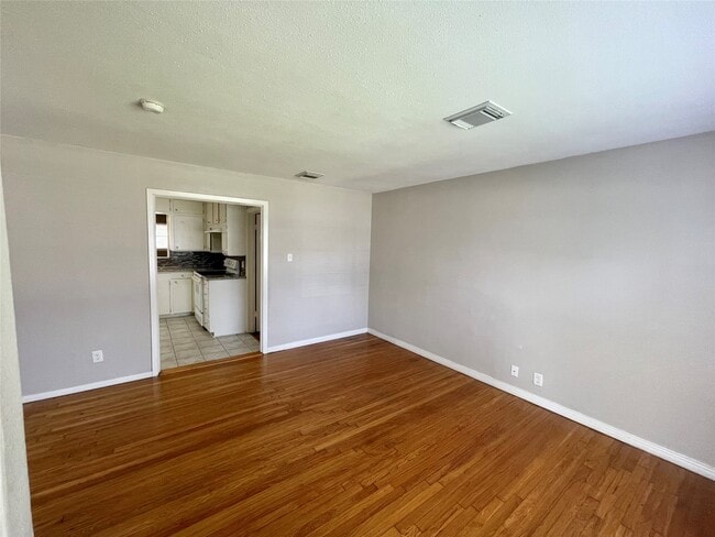 Foto del edificio - 617 Fostoria Ln