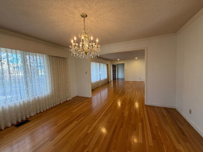 Foto del edificio - Beautiful home in Southwest Reno's Lake Ridge Shores East!