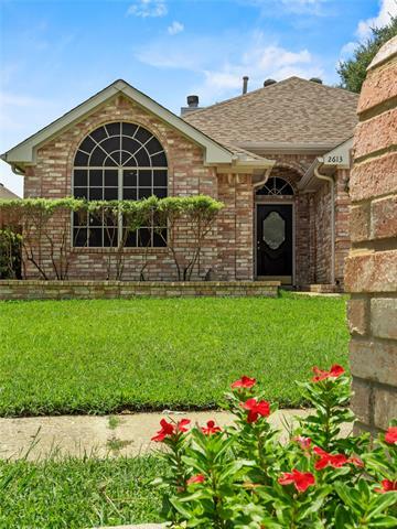 Foto del edificio - 2613 Maywood Ct