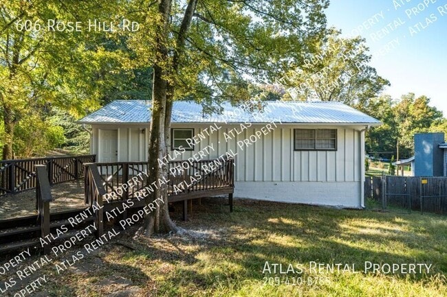 Foto del edificio - 606 Rose Hill Rd