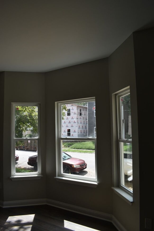 Building Photo - Shelby Park Amazing Newly Renovated 3 Bedroom House/1.5 BA