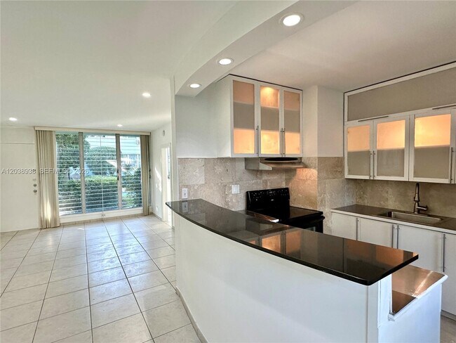 Foto del edificio - 1060 98th St