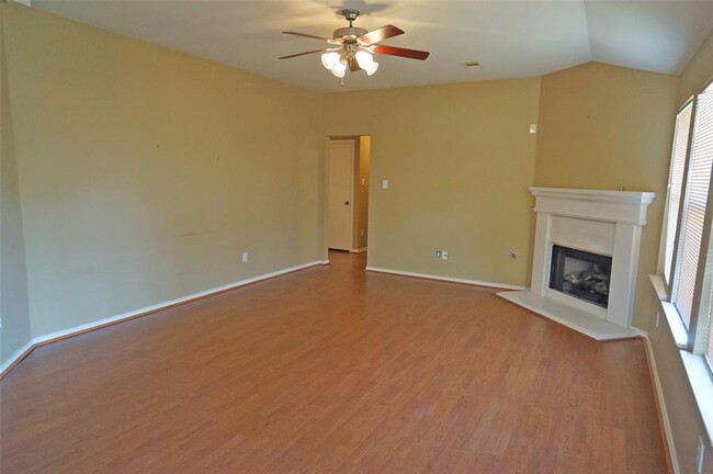 Building Photo - 5727 Cochise Dr