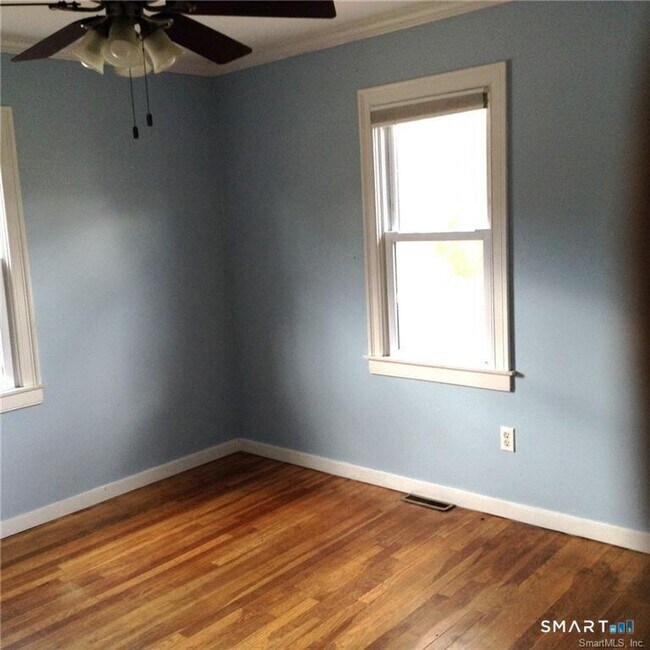 Foto del edificio - 319 Chesterfield Rd