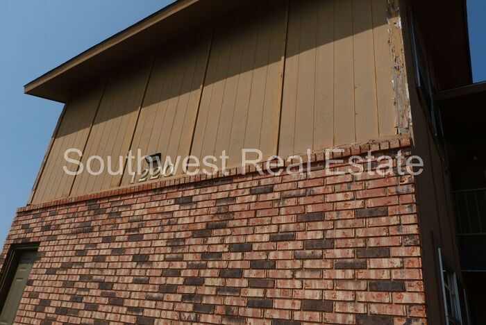 Foto principal - Nicely updated bedroom 1 bath apartment