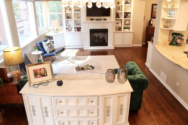 Living Room area - 433 W Roscoe St Townhome