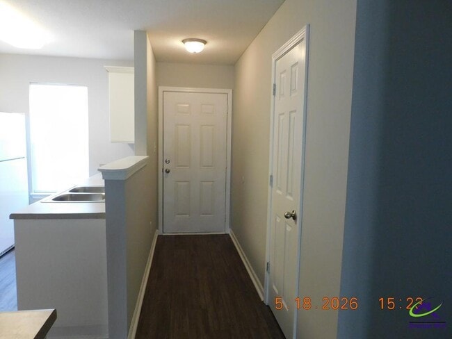 Building Photo - 122 Kingston Village Dr