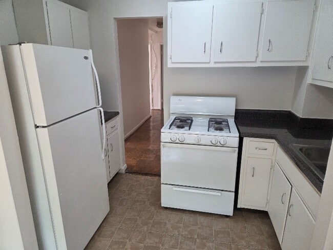 Interior Photo - Robin Towers