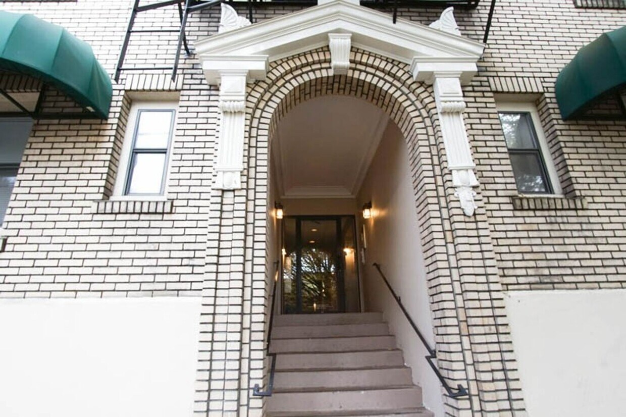 Foto principal - Cozy Remodeled Studio Nestled Between Nob ...