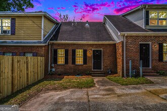 Building Photo - 6124 Dorsett St