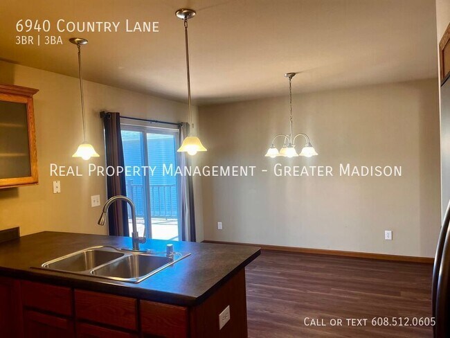 Foto del edificio - 6940 Country Ln
