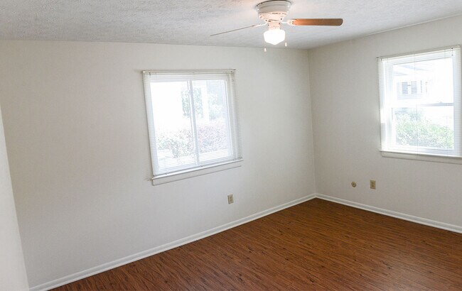 Building Photo - 416 Wyandotte Ave