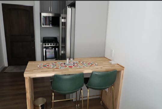 Foto del edificio - 3751 Hillcrest Dr