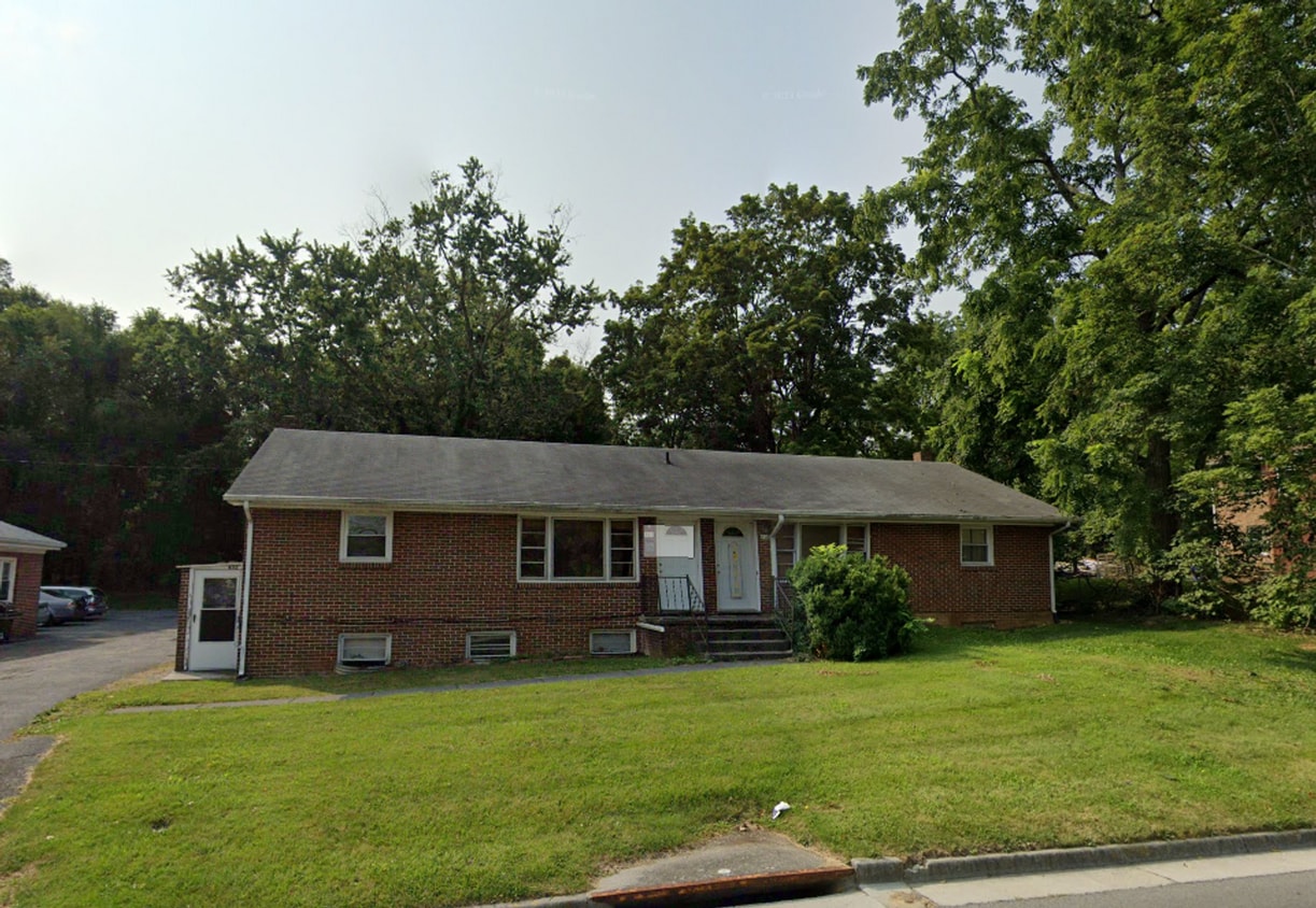 Photo - 430 Roanoke Street