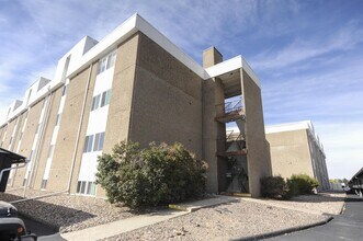 Building Photo - 384 S Ironton St