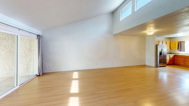 Foto del edificio - 2256 W Lindner Ave