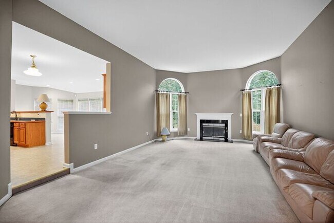 Foto del edificio - 3215 Dunbratton Ct