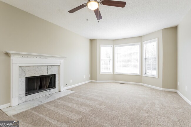 Building Photo - 219 Hampton Dr