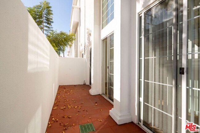Foto del edificio - 1338 Yale St