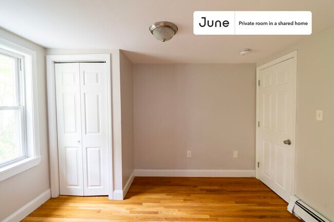 Building Photo - Room in Shared 5 bed/1.5 bath home