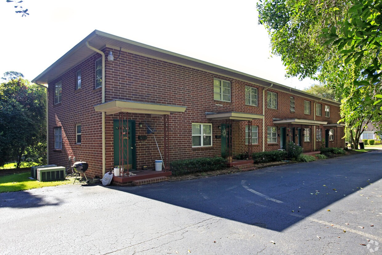 Primary Photo - 534 E College Ave