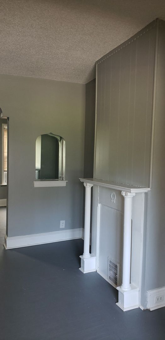Building Photo - Charming row home in the heart of Darby, v...