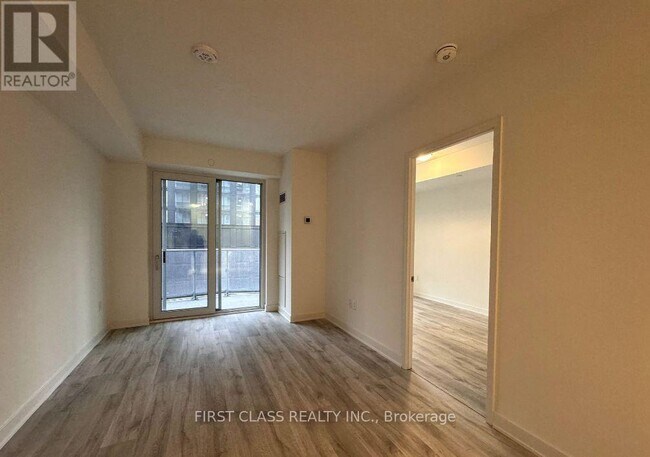 Building Photo - 100-100 Dalhousie St