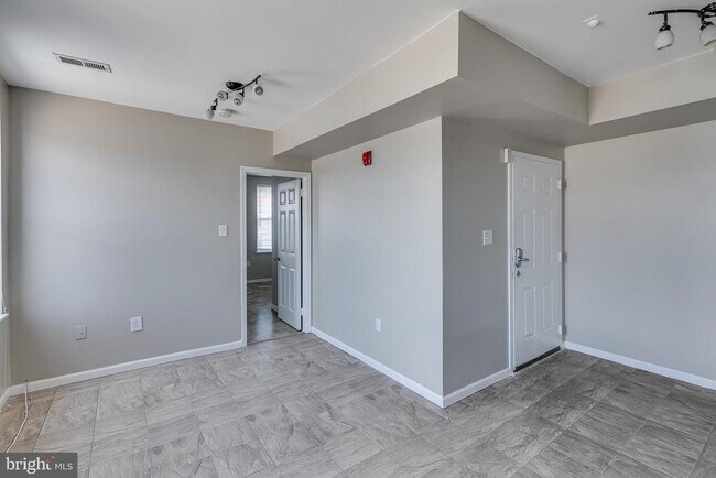 Foto del edificio - 6602 Ridge Ave