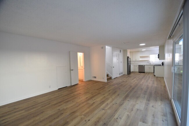 Building Photo - 10855 Morrison St