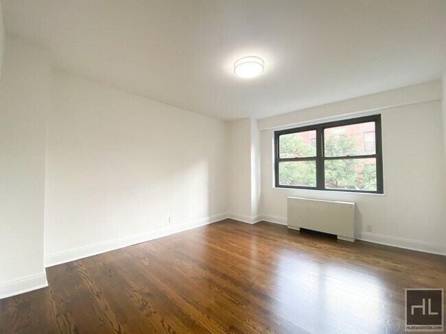 Building Photo - East 88 Street