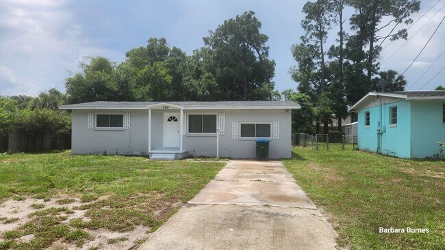 Foto del edificio - Three bedroom two bath for rent near Ridgewood and LPGA.