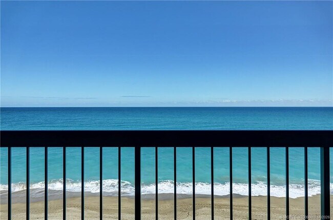 Foto del edificio - 9940 S Ocean Dr