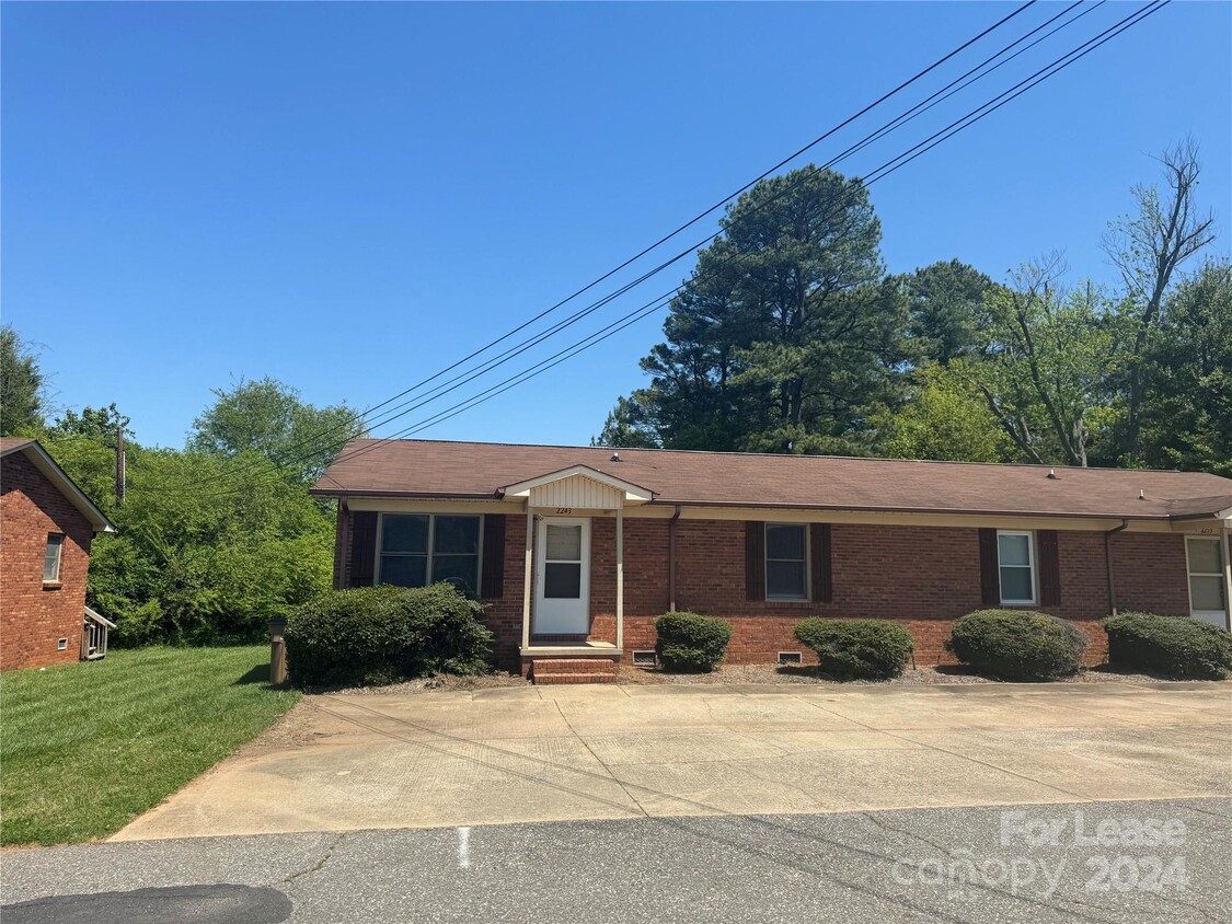 2243 Rose St, Lincolnton, NC 28092 - Condo for Rent in Lincolnton, NC ...