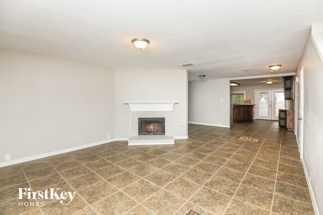 Foto del edificio - 7018 Glenshire Dr