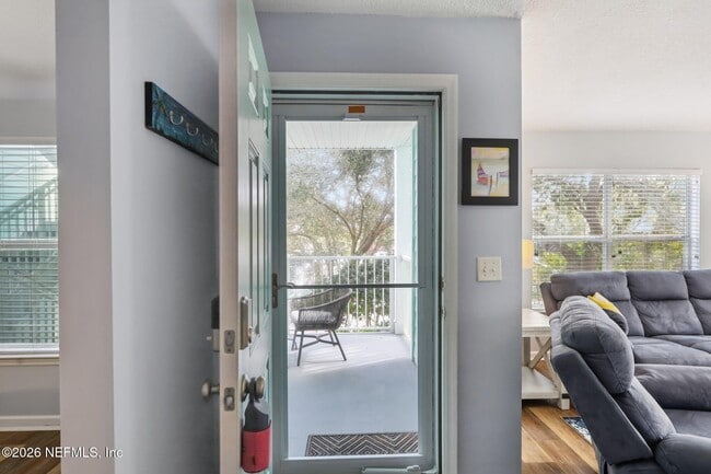 Building Photo - 204 Sixteenth St