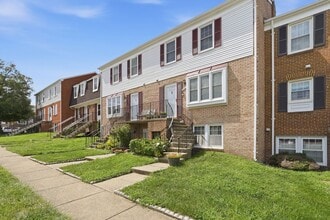 Building Photo - 1042B Margate Ct