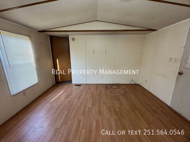 Foto del edificio - 3101 Western Hills Dr W