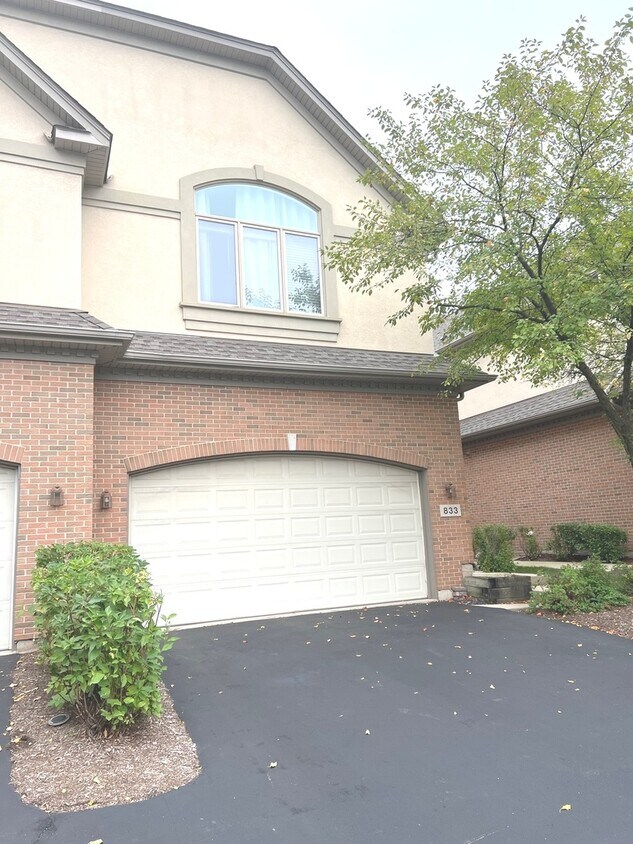Foto principal - 833 N Maple Ave