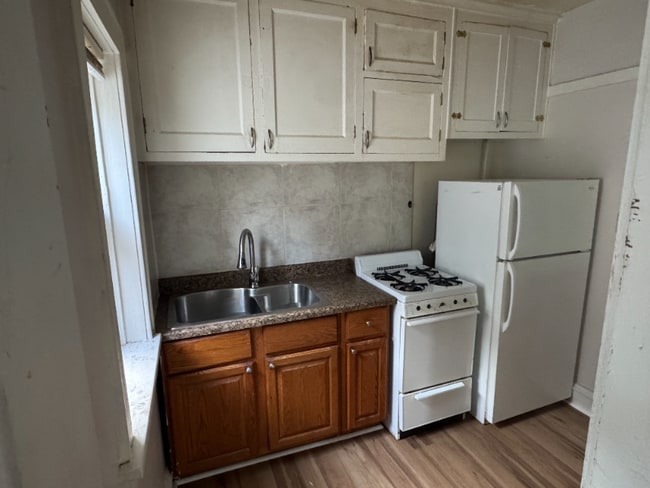 Building Photo - 417 N 39th St